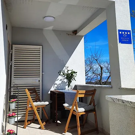 Acacia House - Cres Island Orlec