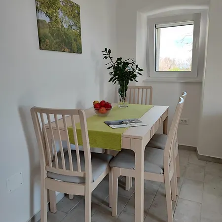 Acacia House - Cres Island Orlec