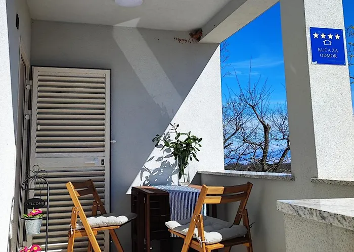 Acacia House - Cres Island Orlec