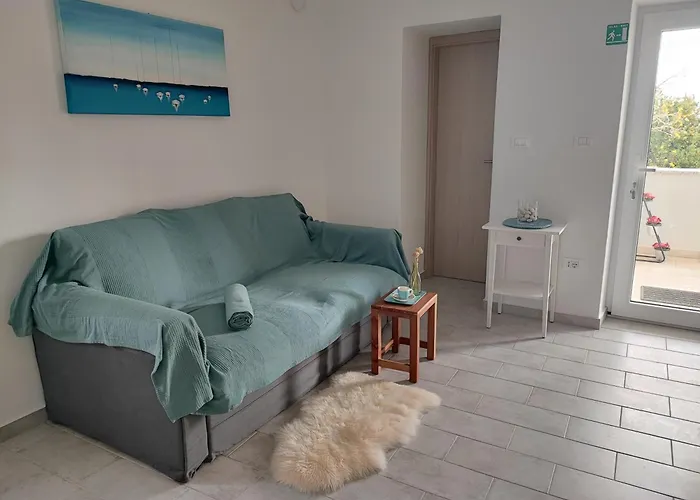 Дом отдыха Acacia House - Cres Island